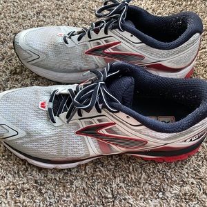 Brooks men’s running shoe. 10.5 wide.